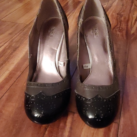 3/$25- grey and black chunky heels - Picture 2 of 4